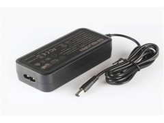 3C認證中規(guī)插頭動態(tài)廣告牌電源適配